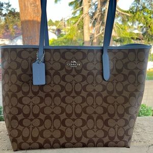 Brand New Coach Sig City Tote